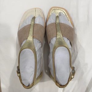 NWB LAFAYETTE 148 Gold and Tan Sandals